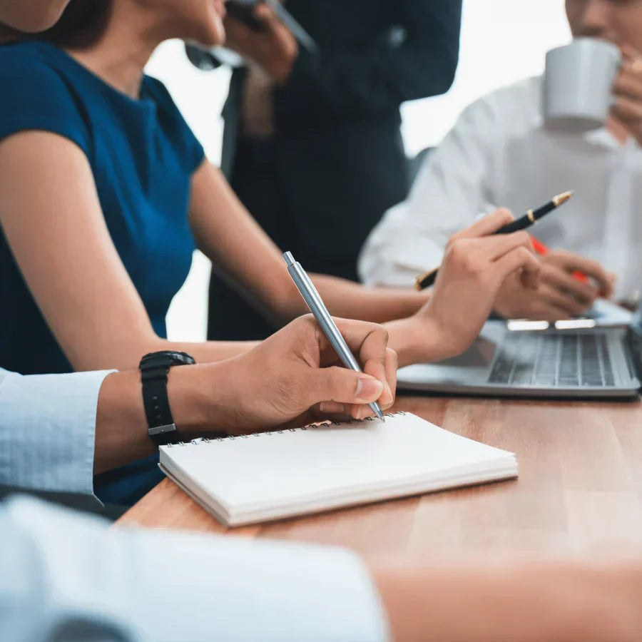 Trascrivere audio in testo: come gestire riunioni lunghe in modo chiaro