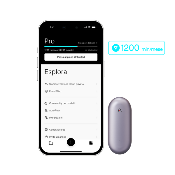 Plaud App su smartphone con piano Pro (1200 min/mese) e funzionalità Esplora. Accanto, un Plaud NotePin grigio.